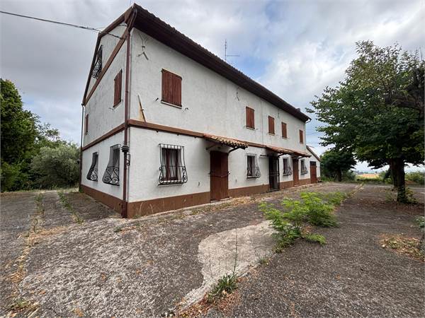 CASA SINGOLA A 2 KM DA SENIGALLIA